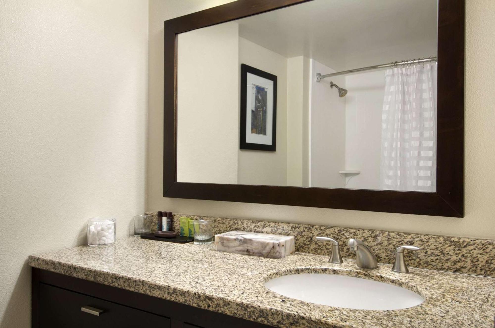 Embassy Suites By Hilton Seattle - Tacoma International Airport Tukwila Ngoại thất bức ảnh